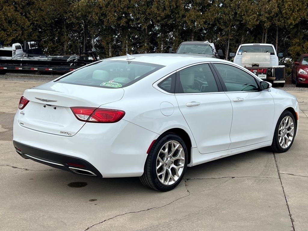 Chrysler 200  2015