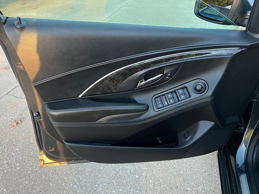 Buick LaCrosse  2016