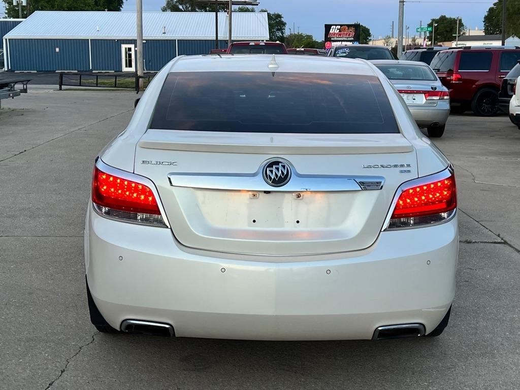 Buick LaCrosse  2011