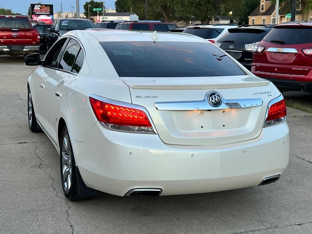 Buick LaCrosse  2011