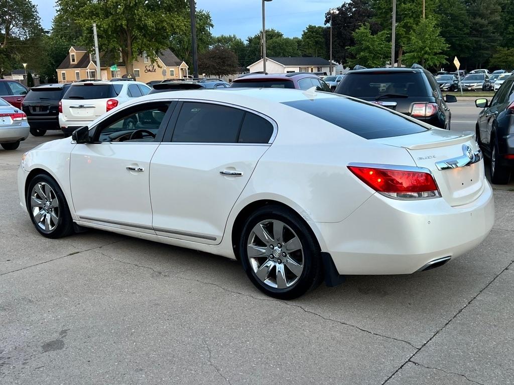 Buick LaCrosse  2011