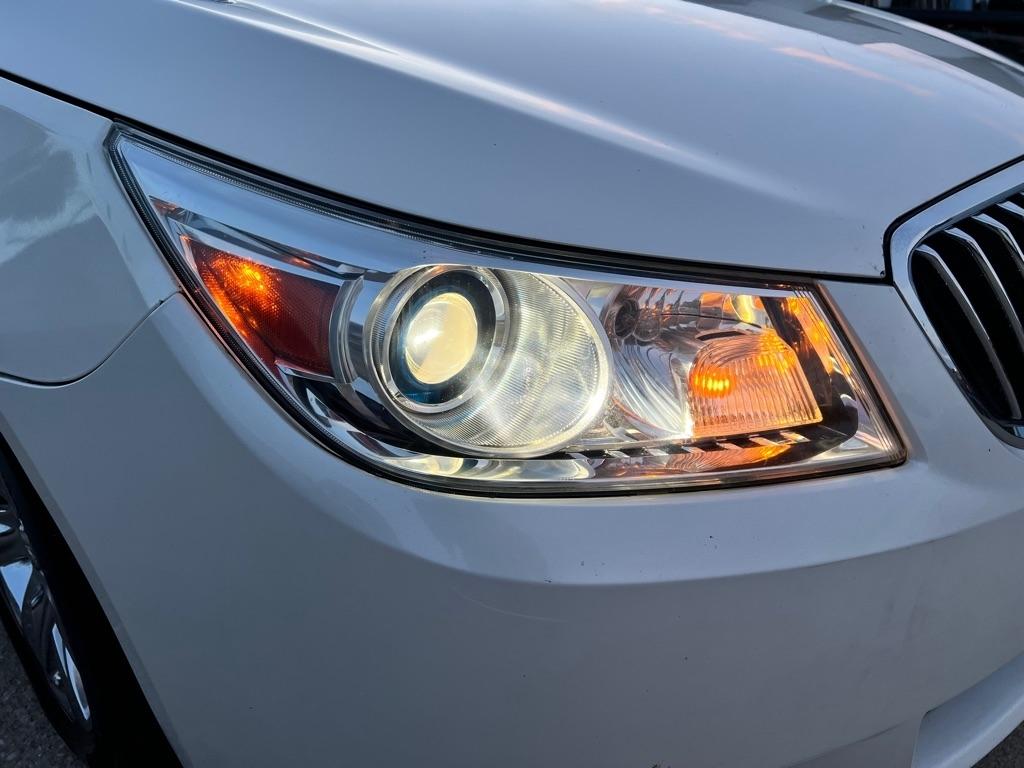 Buick LaCrosse  2011