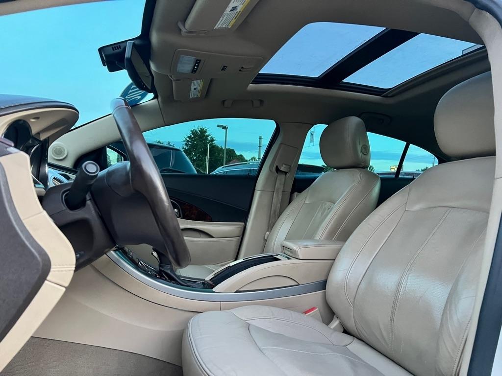 Buick LaCrosse  2011