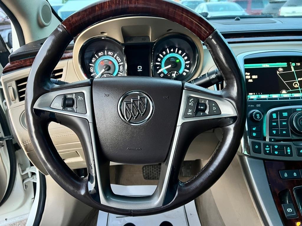 Buick LaCrosse  2011