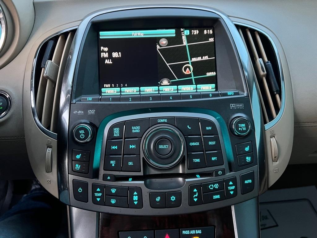 Buick LaCrosse  2011
