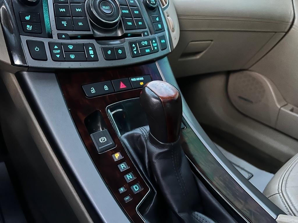 Buick LaCrosse  2011