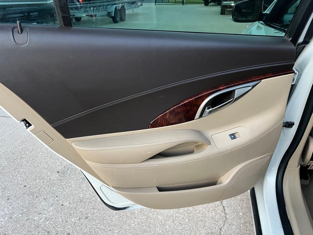 Buick LaCrosse  2011