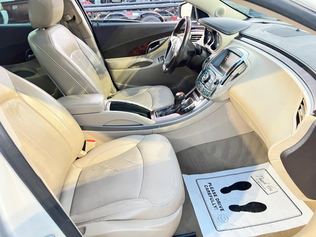 Buick LaCrosse  2011