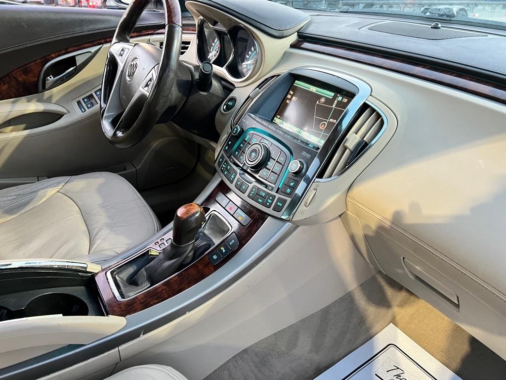 Buick LaCrosse  2011
