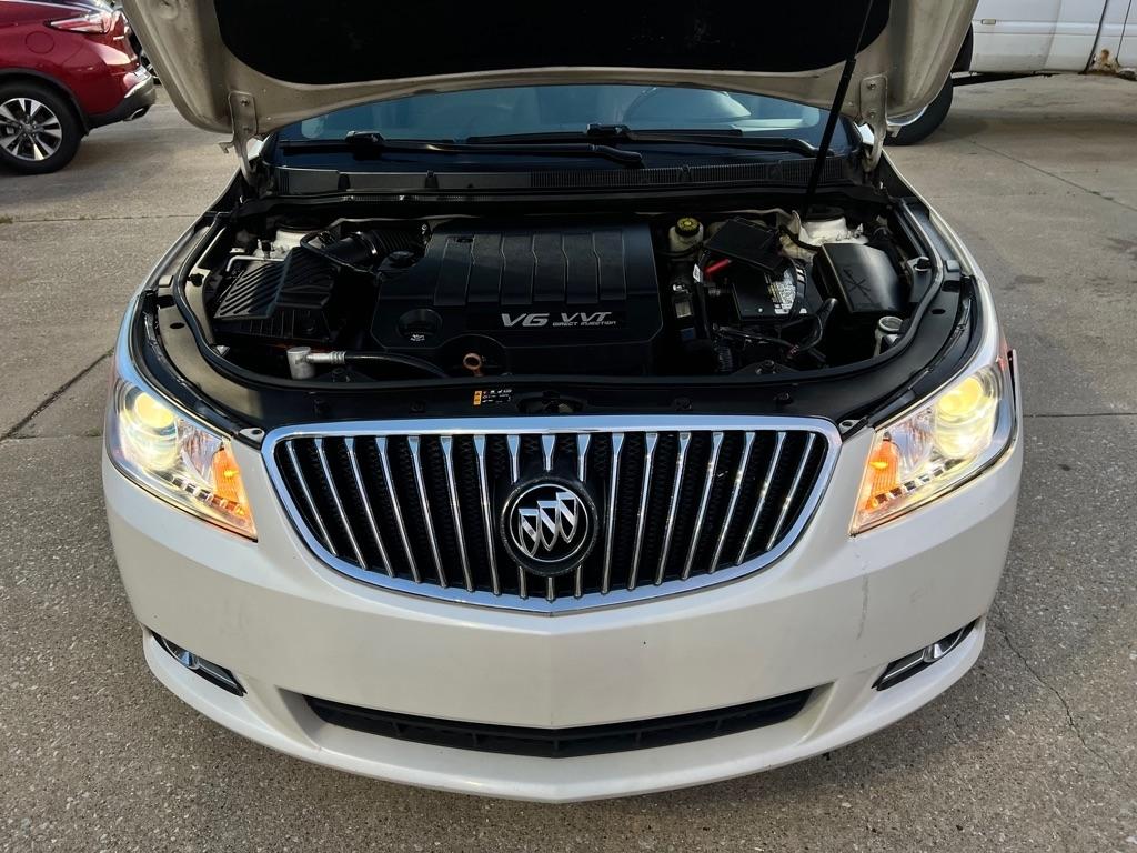 Buick LaCrosse  2011