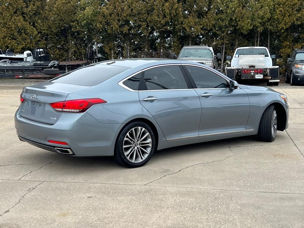 Hyundai Genesis  2015