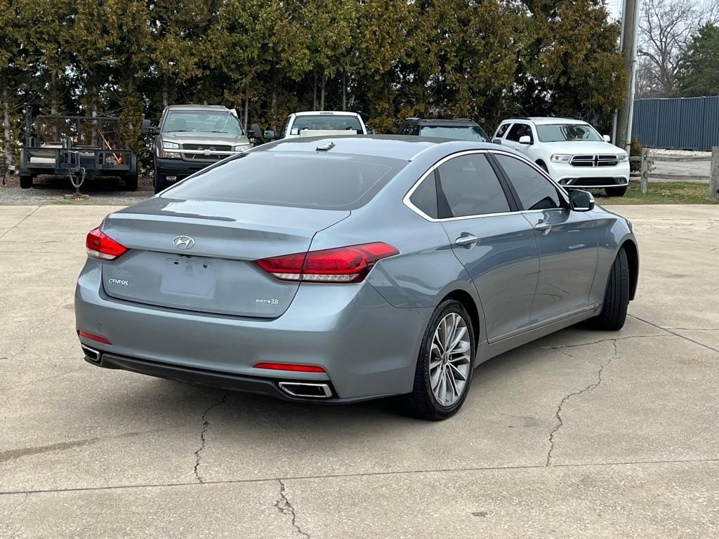 Hyundai Genesis  2015