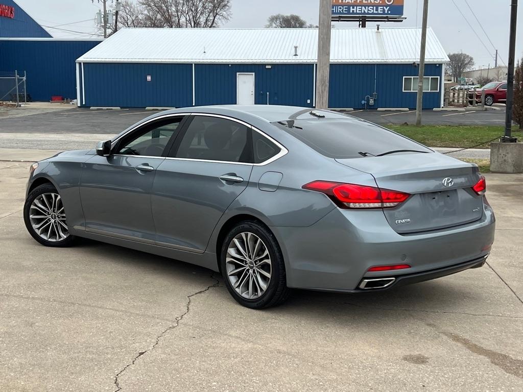 Hyundai Genesis  2015