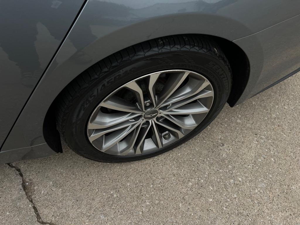 Hyundai Genesis  2015