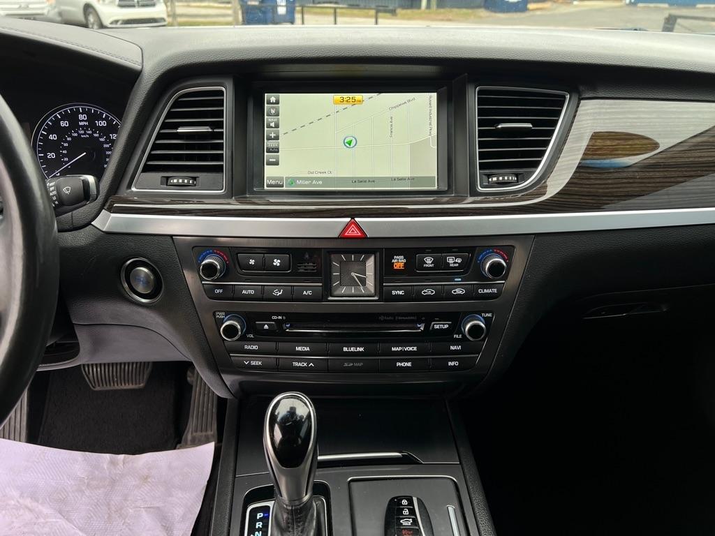 Hyundai Genesis  2015