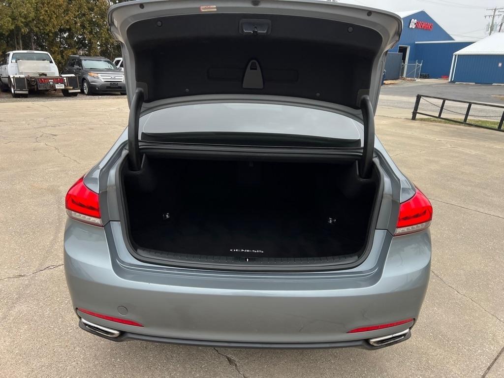 Hyundai Genesis  2015