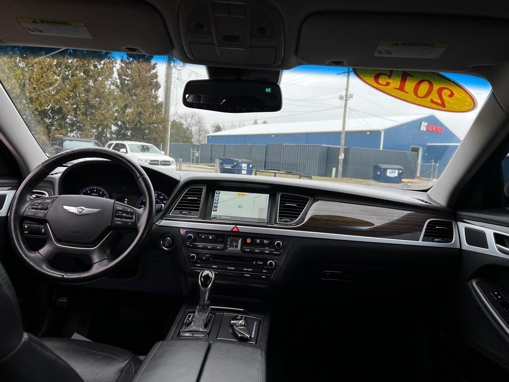 Hyundai Genesis  2015