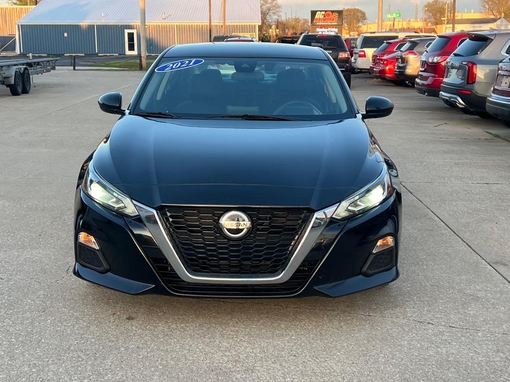 Nissan Altima  2021