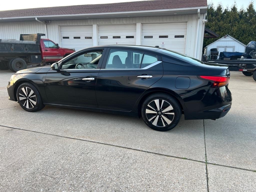 Nissan Altima  2021