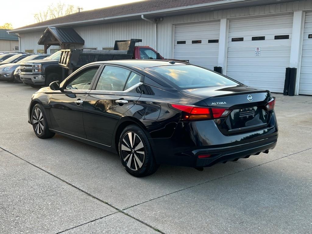 Nissan Altima  2021