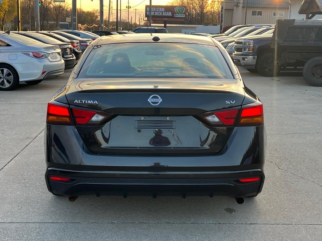 Nissan Altima  2021