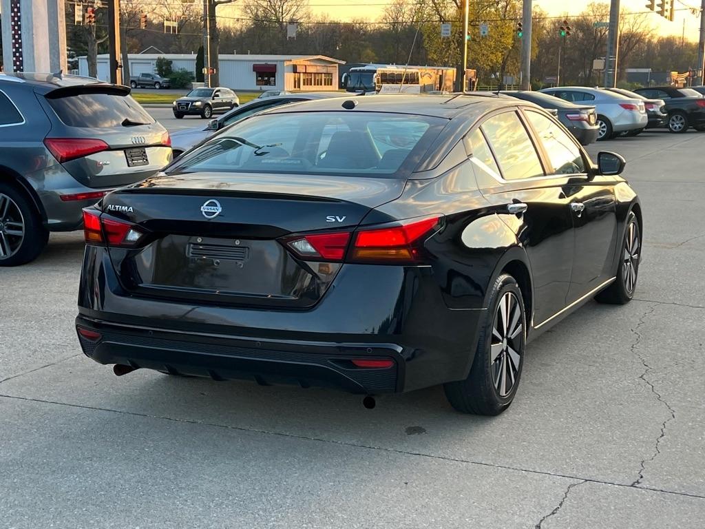 Nissan Altima  2021