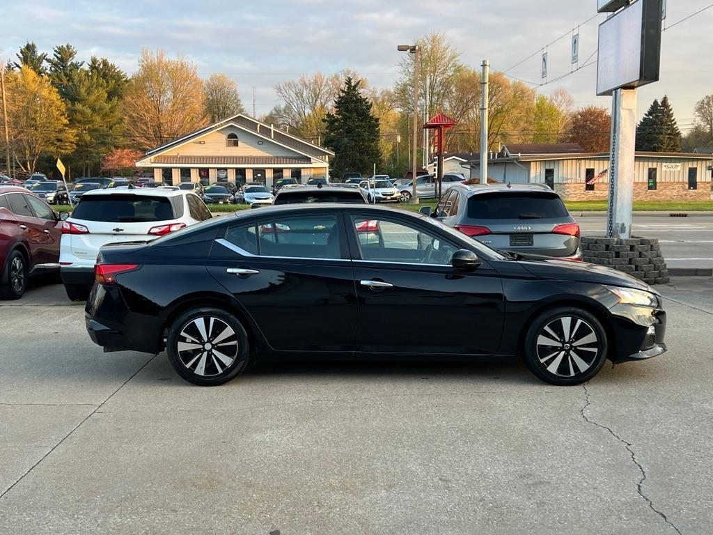 Nissan Altima  2021