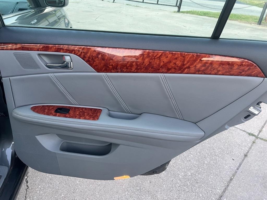 Toyota Avalon  2006