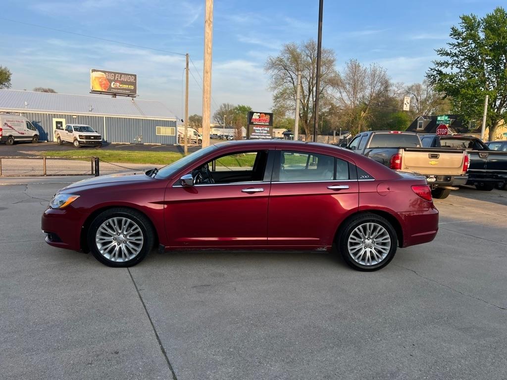 Chrysler 200  2013