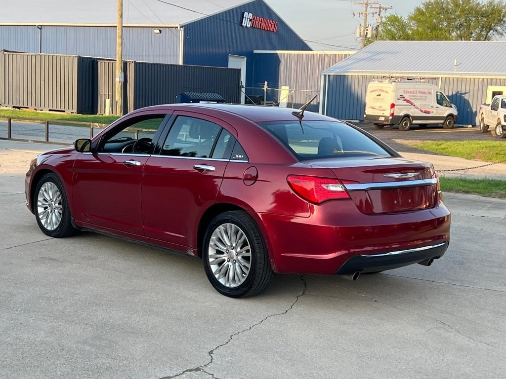 Chrysler 200  2013