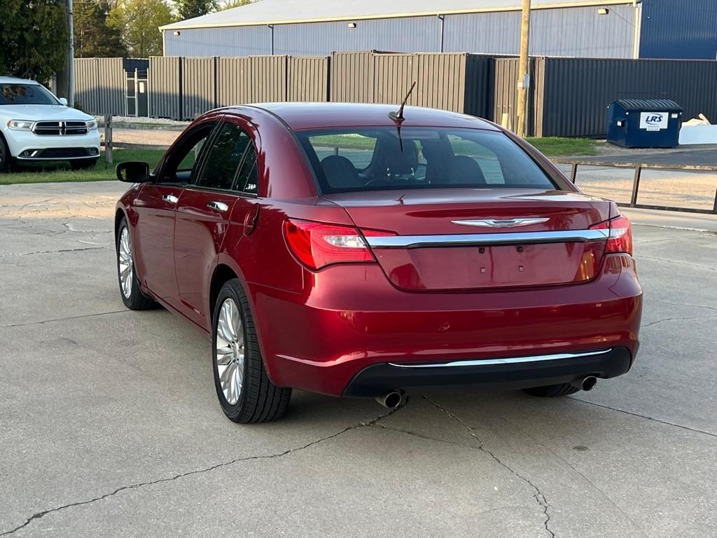 Chrysler 200  2013