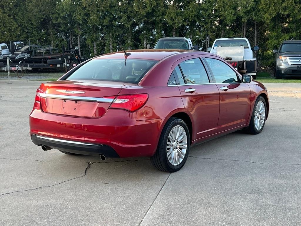 Chrysler 200  2013