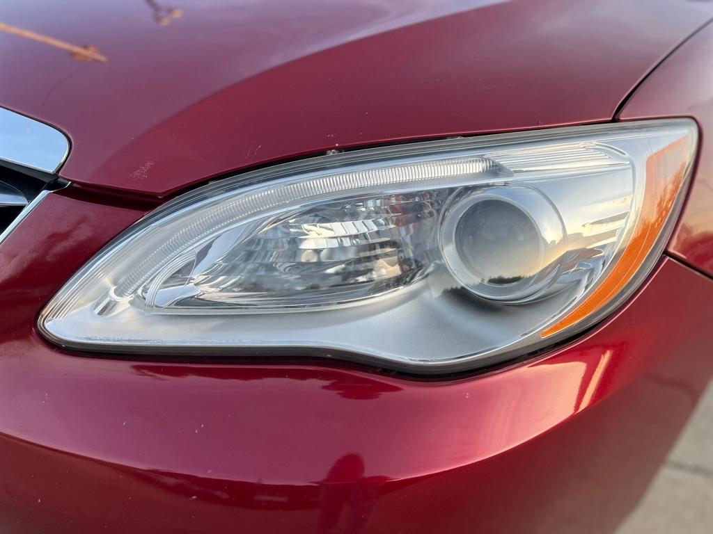 Chrysler 200  2013