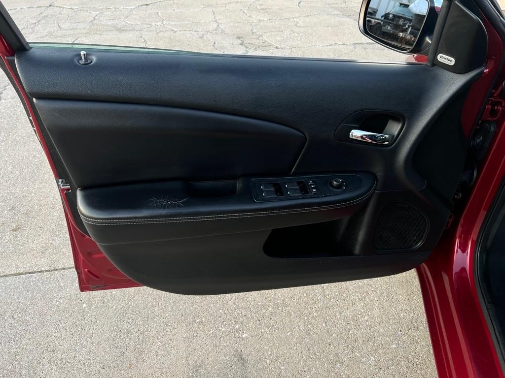 Chrysler 200  2013