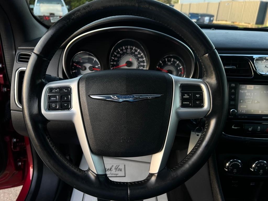 Chrysler 200  2013