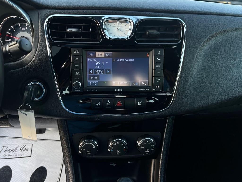 Chrysler 200  2013