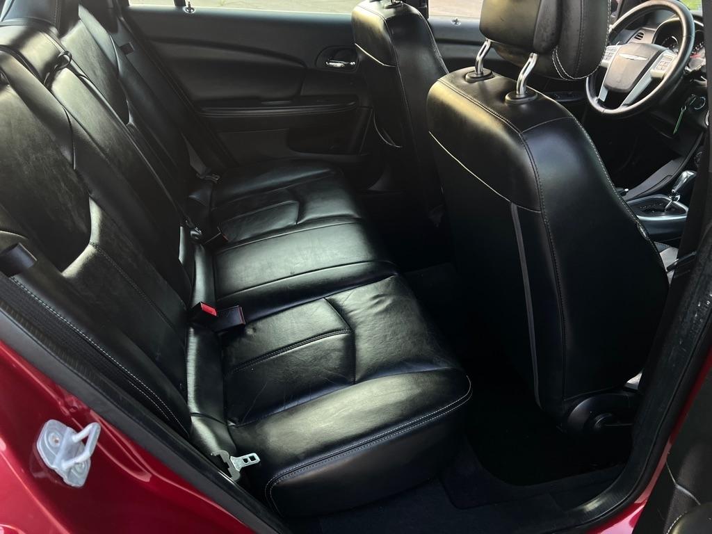 Chrysler 200  2013