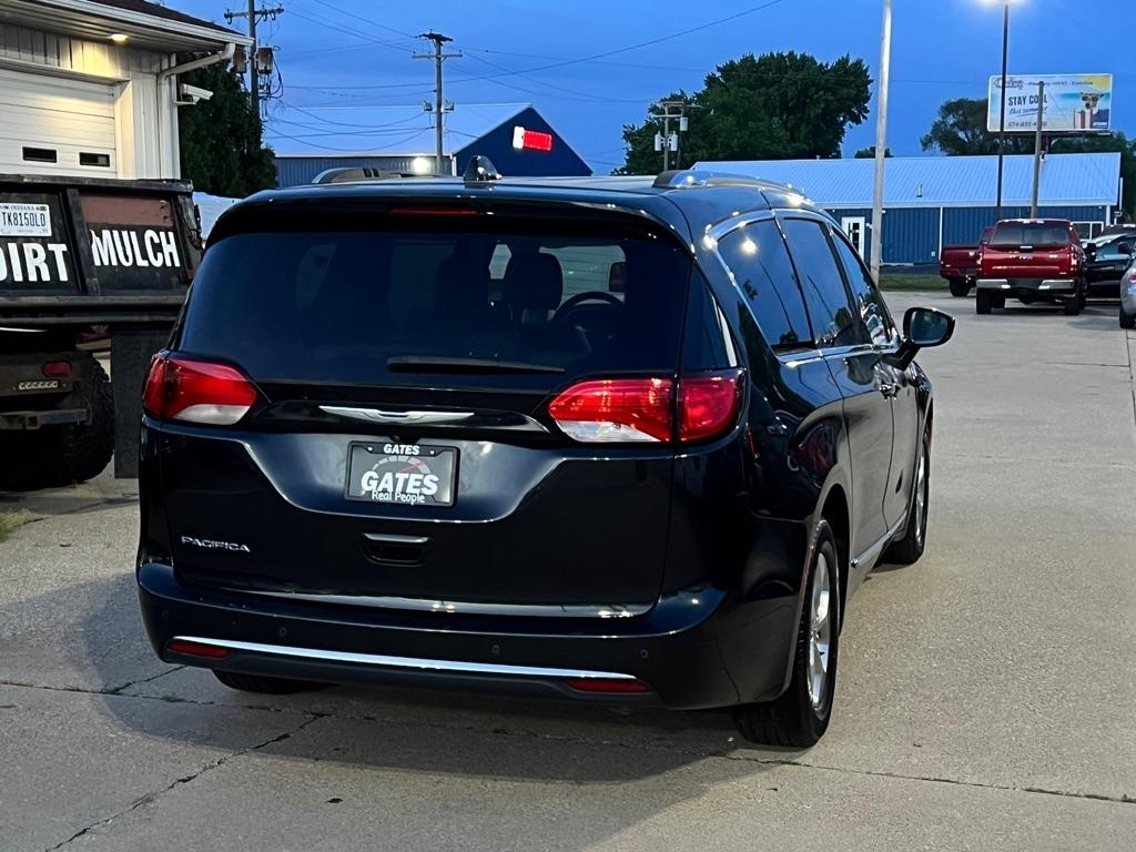 Chrysler Pacifica  2017
