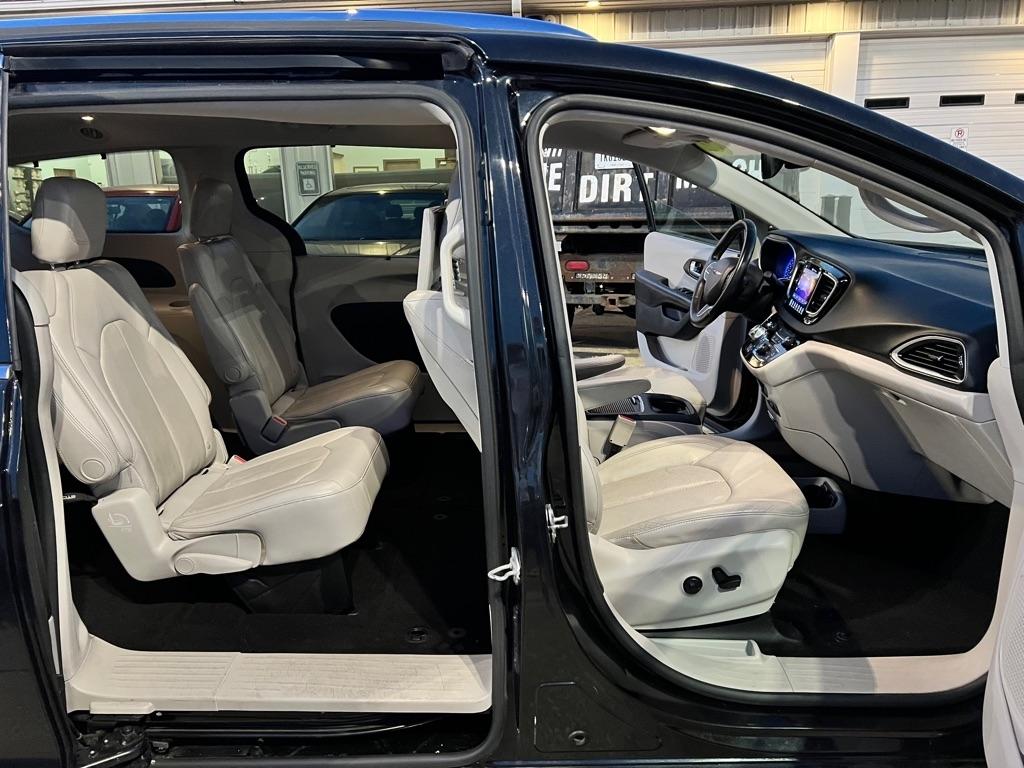 Chrysler Pacifica  2017