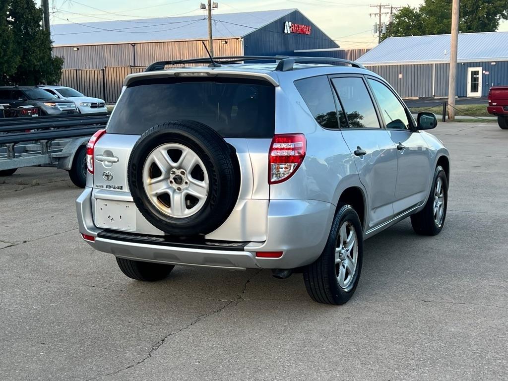 Toyota RAV4  2010