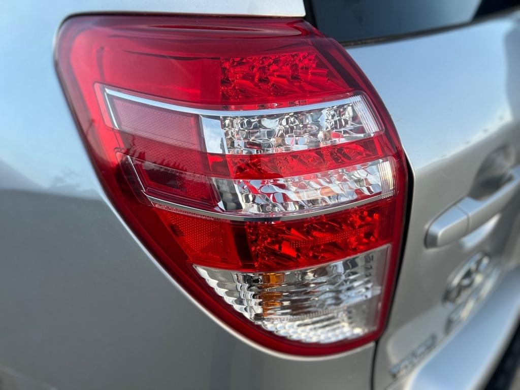 Toyota RAV4  2010