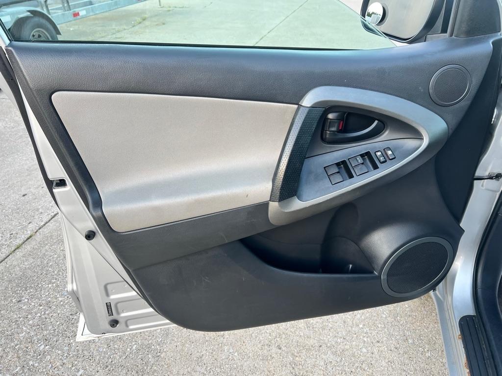 Toyota RAV4  2010