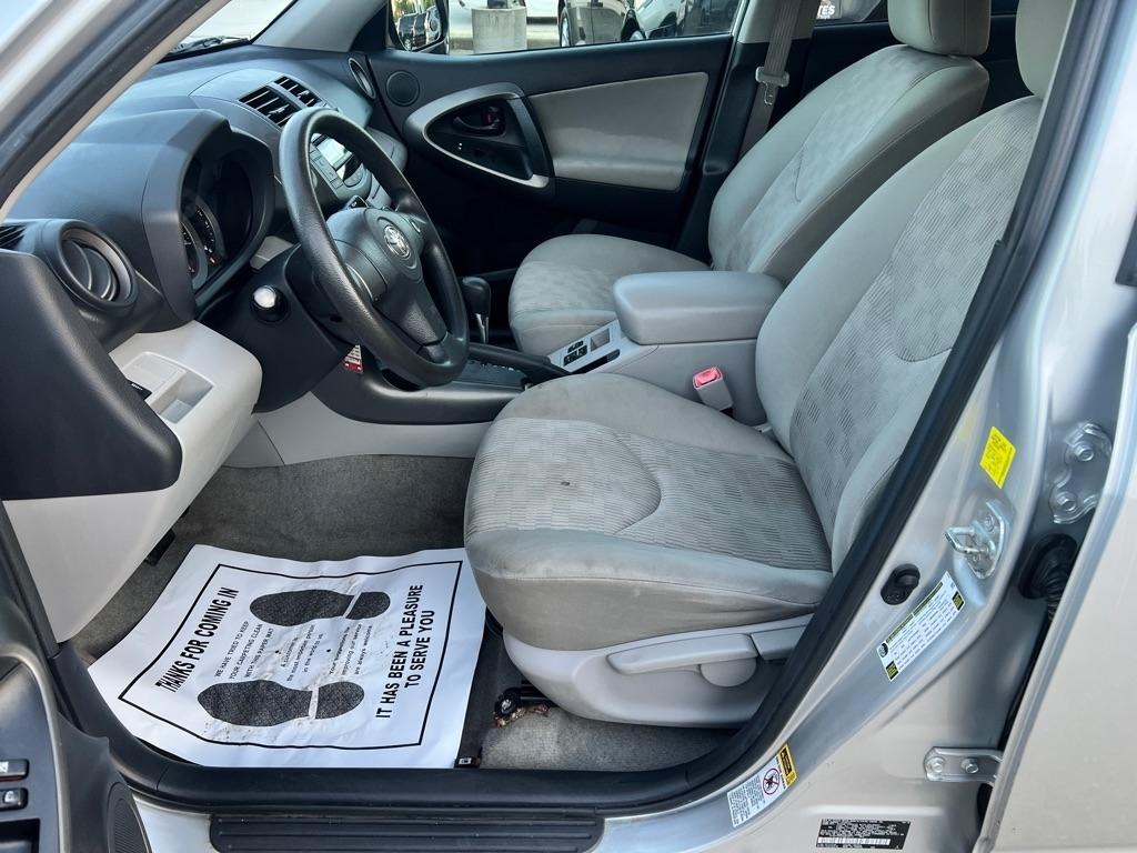 Toyota RAV4  2010