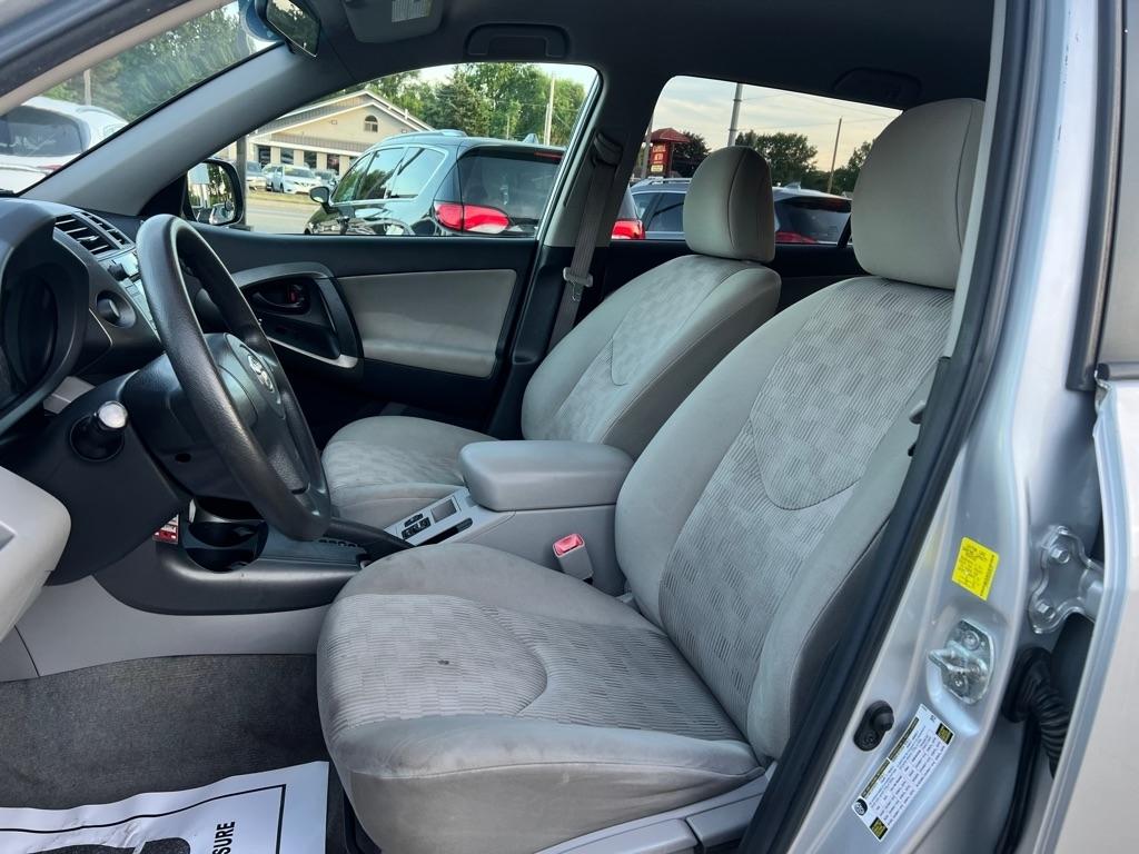 Toyota RAV4  2010