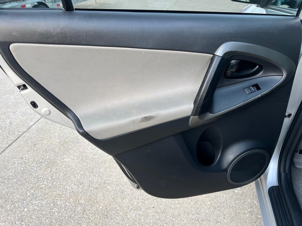 Toyota RAV4  2010