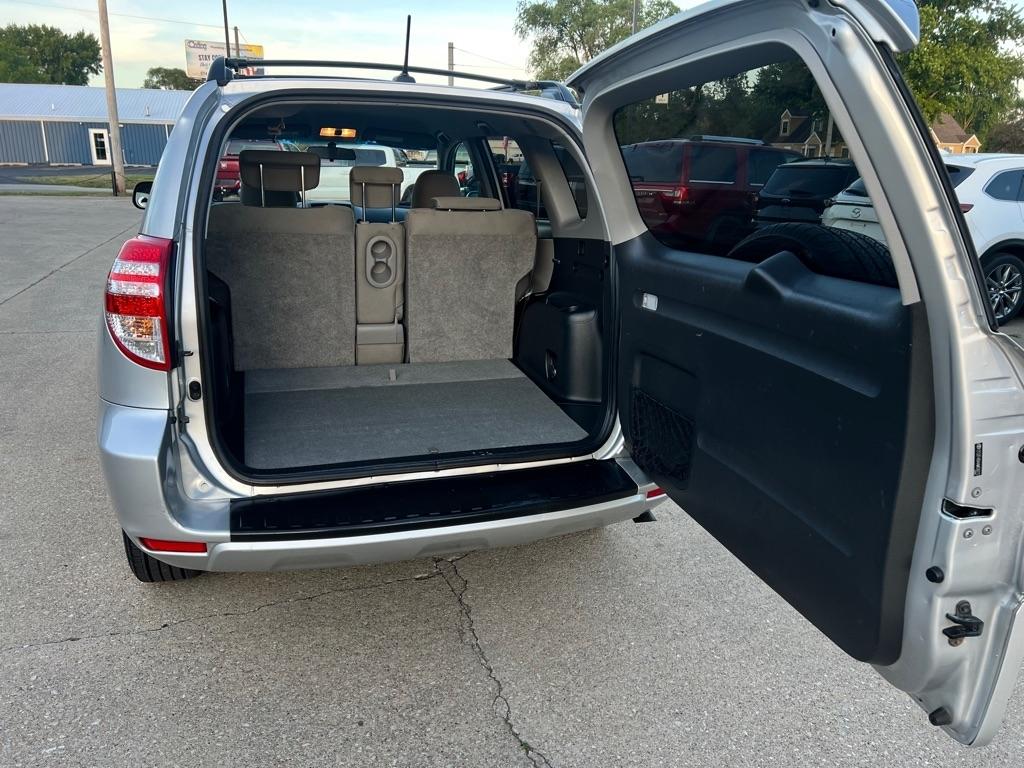 Toyota RAV4  2010