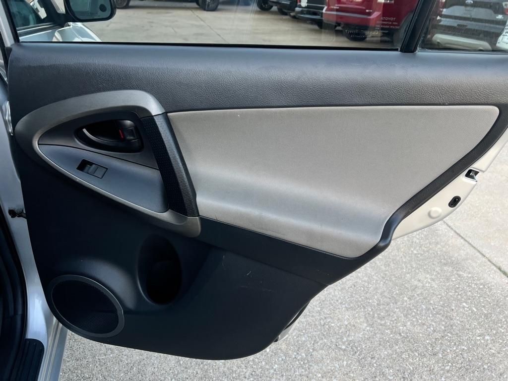 Toyota RAV4  2010