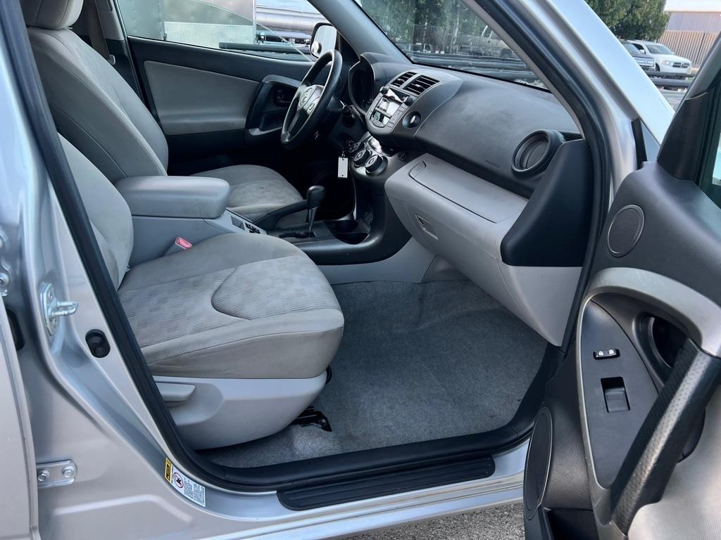 Toyota RAV4  2010