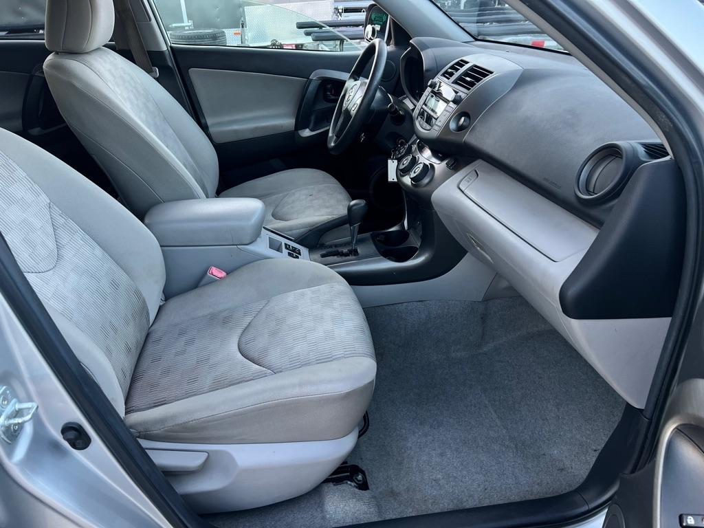 Toyota RAV4  2010