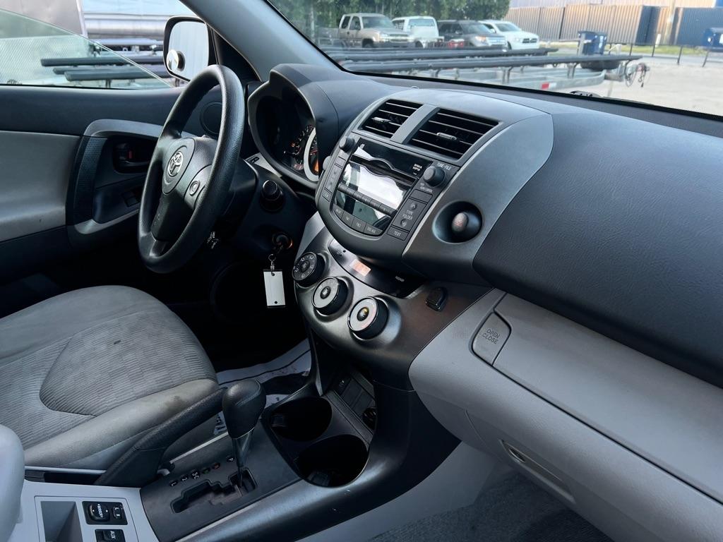 Toyota RAV4  2010